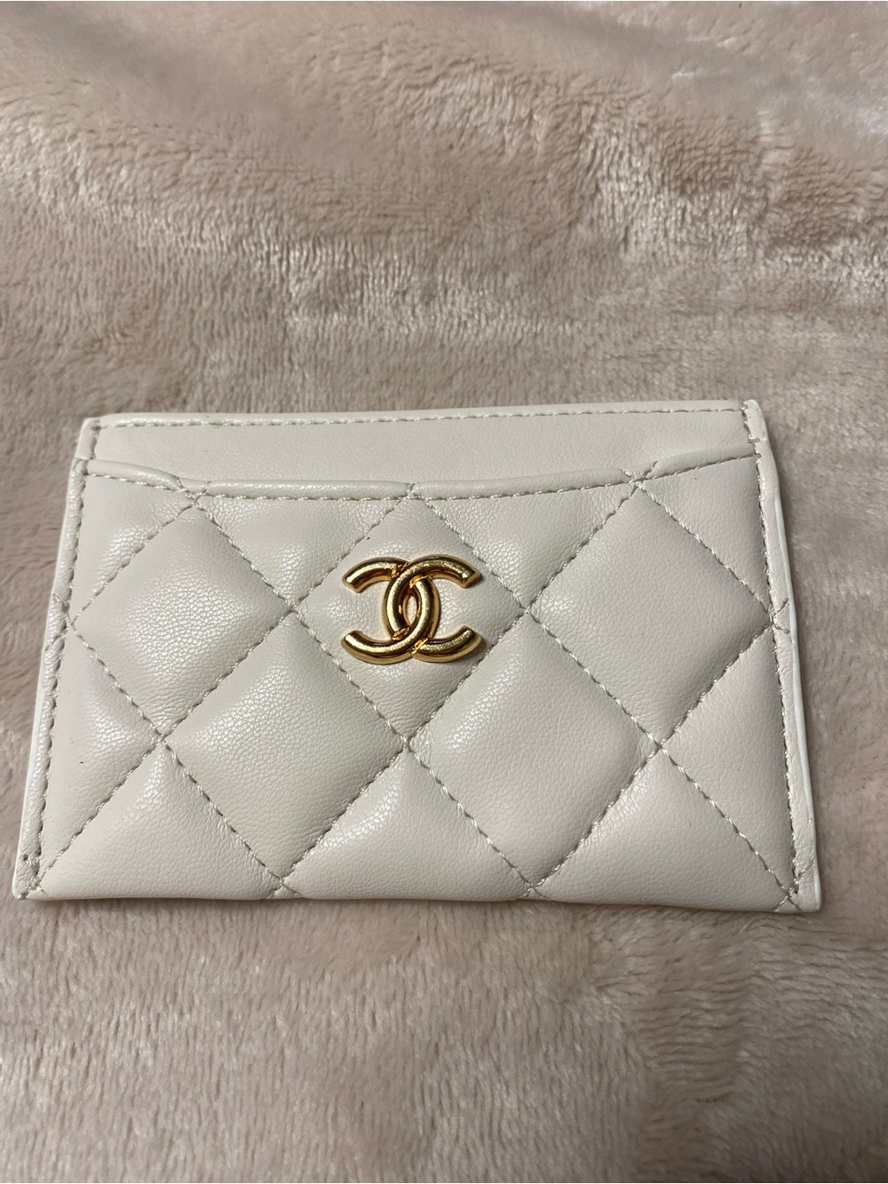 ChaneI Cardholder White with Gold-Tone Hardware NEW !!